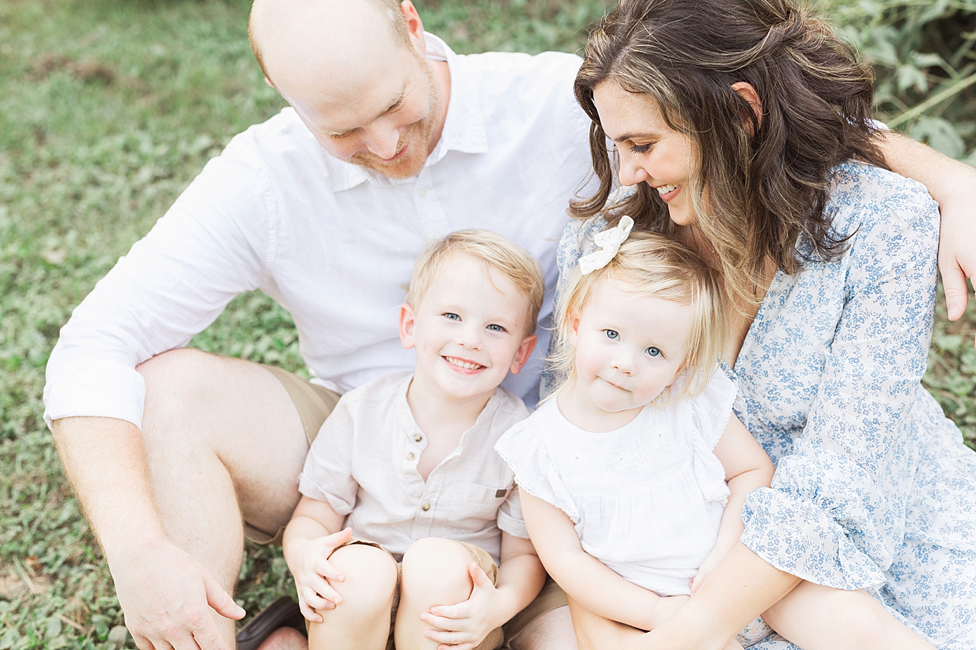 Outdoor family pictures in Houston at sunset with Fresh Light Photography.