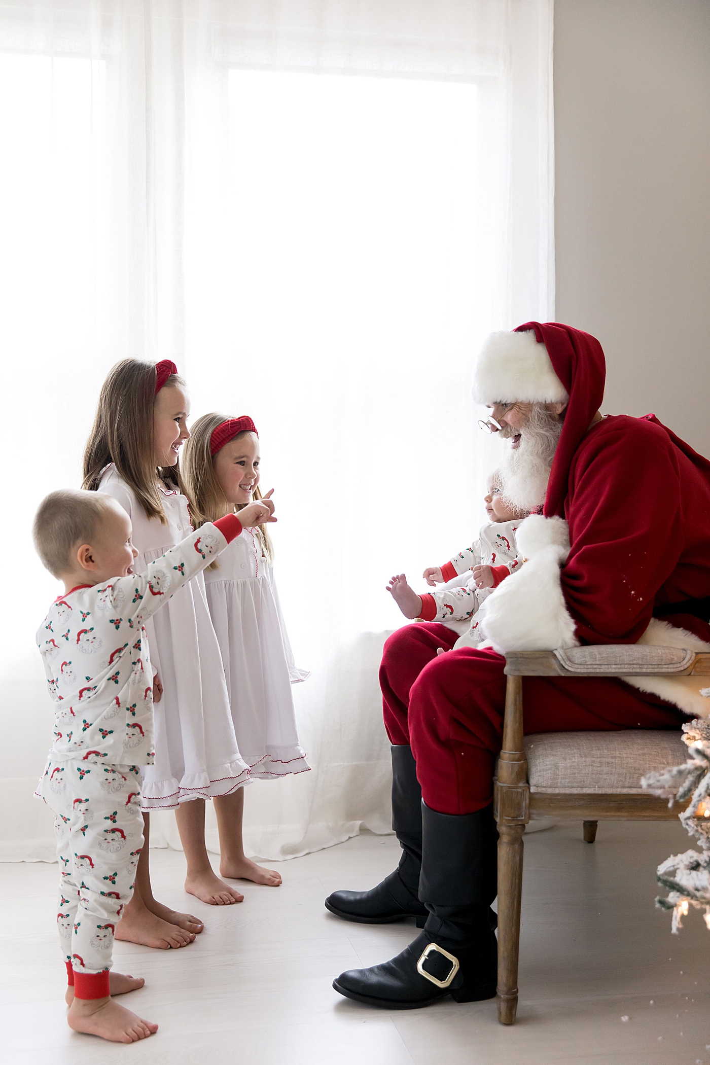 Pictures with Santa in Houston. Photo by Fresh Light Photography.