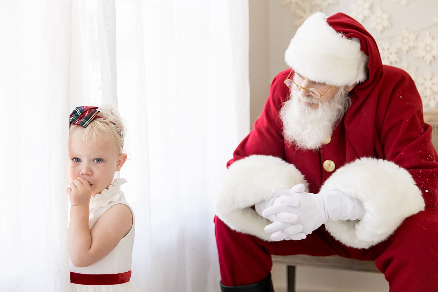 Santa photos in studio in Houston Heights. Photo by Fresh Light Photography.