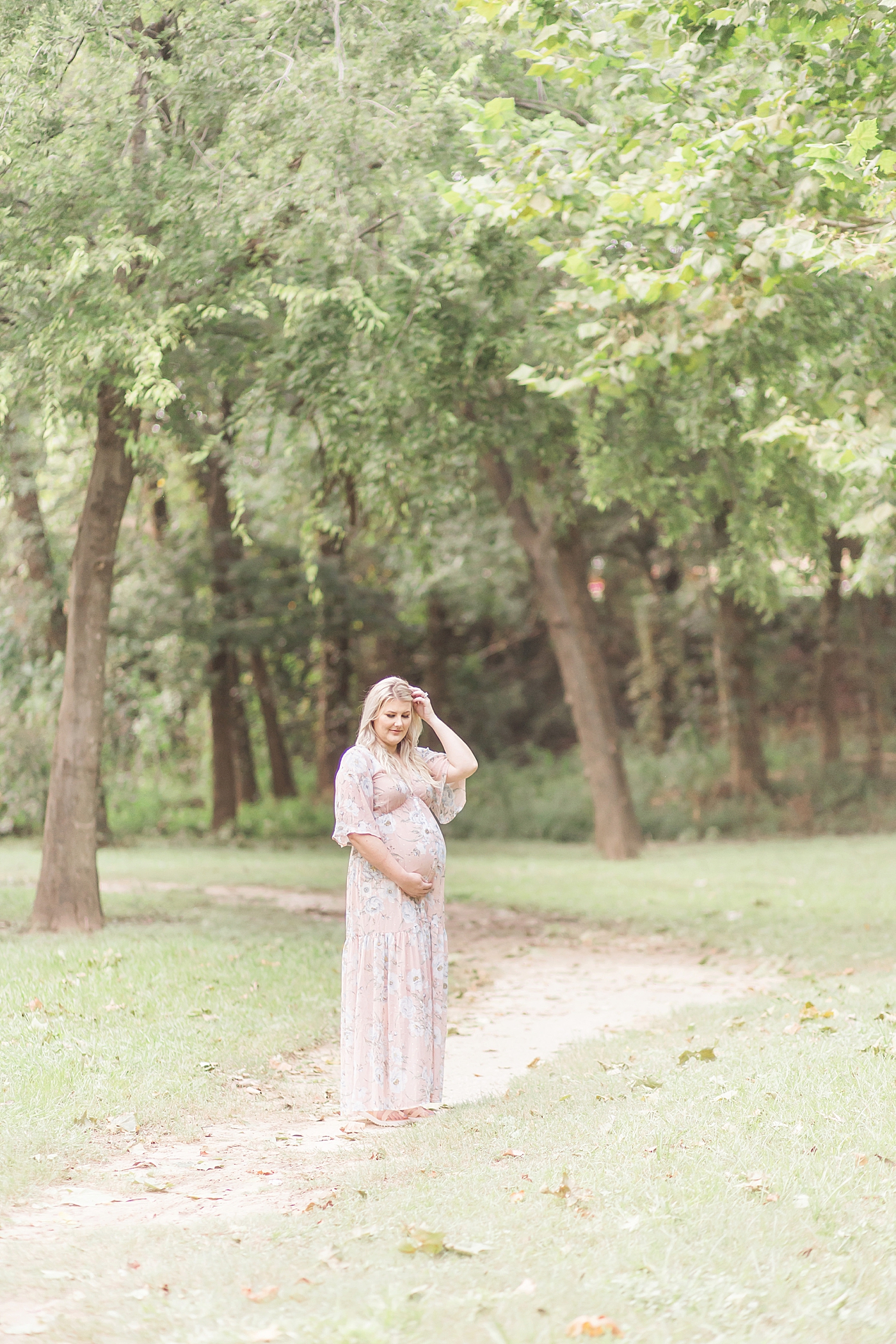 Pregnancy photos for Mom-to-be. Photo by Fresh Light Photography.